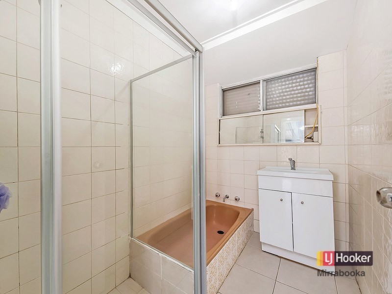 98 Marangaroo Dr, Girrawheen WA 6064