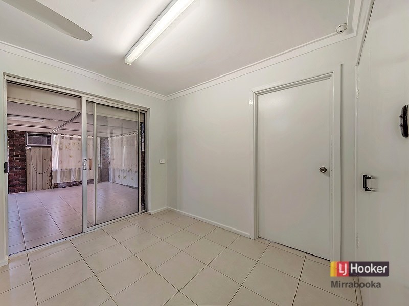 98 Marangaroo Dr, Girrawheen WA 6064