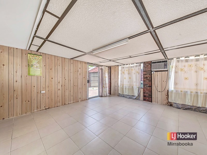 98 Marangaroo Dr, Girrawheen WA 6064