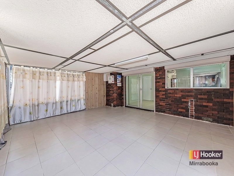98 Marangaroo Dr, Girrawheen WA 6064