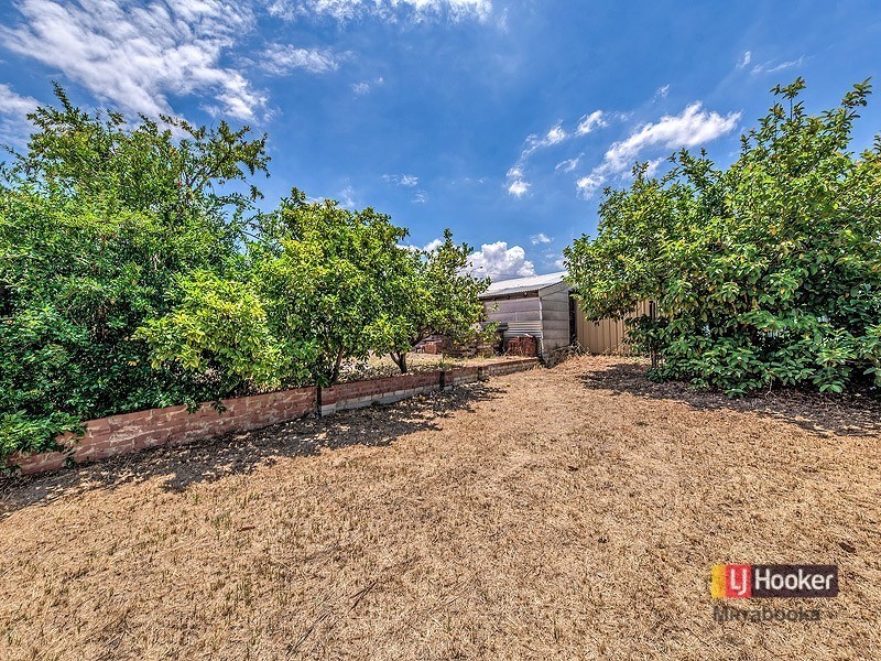 98 Marangaroo Dr, Girrawheen WA 6064