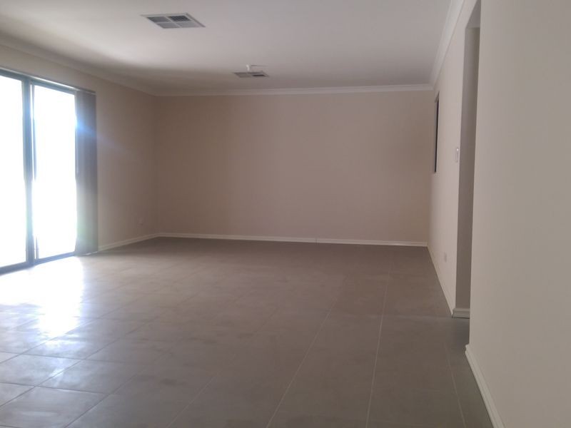 5 Limetta Grove, Landsdale WA 6065