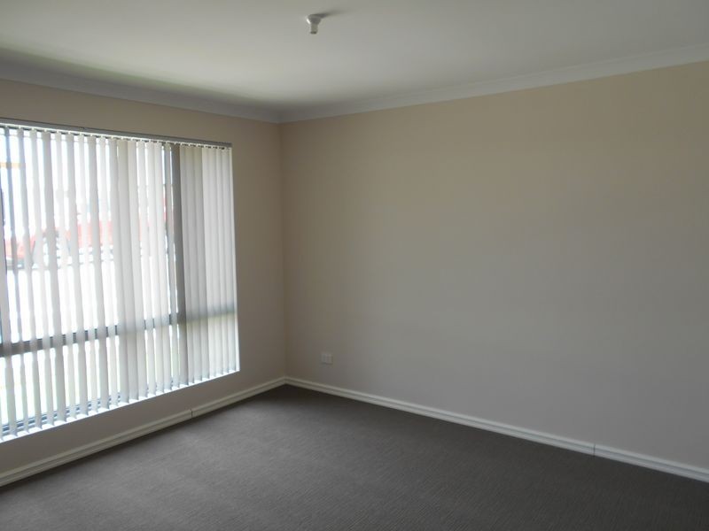 5 Limetta Grove, Landsdale WA 6065