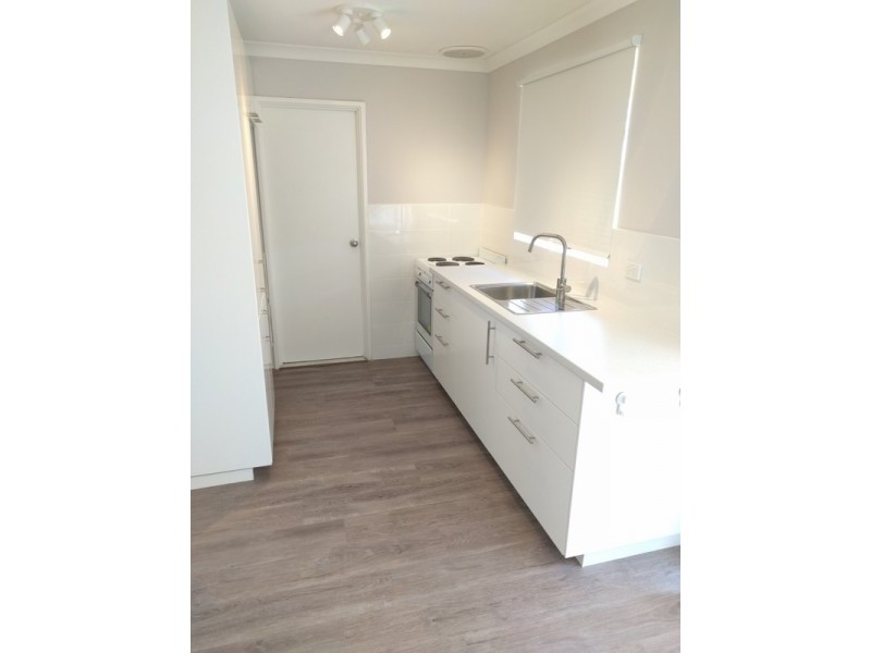 8 Hummingbird Gardens, Ballajura WA 6066