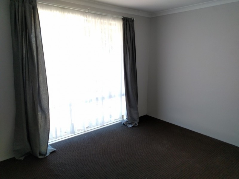 8 Hummingbird Gardens, Ballajura WA 6066