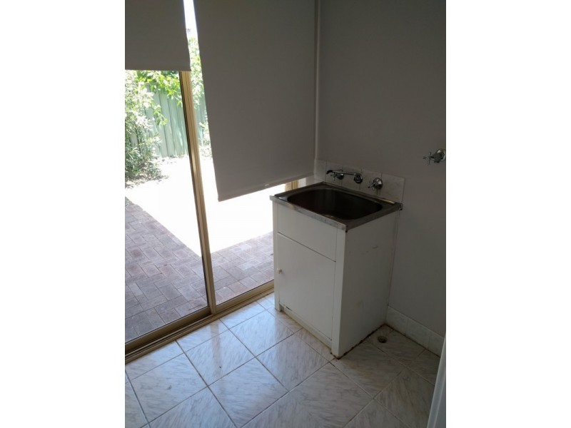 8 Hummingbird Gardens, Ballajura WA 6066