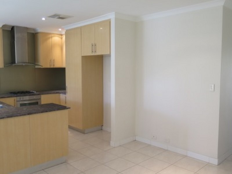 3B Findon Crescent, Westminster WA 6061