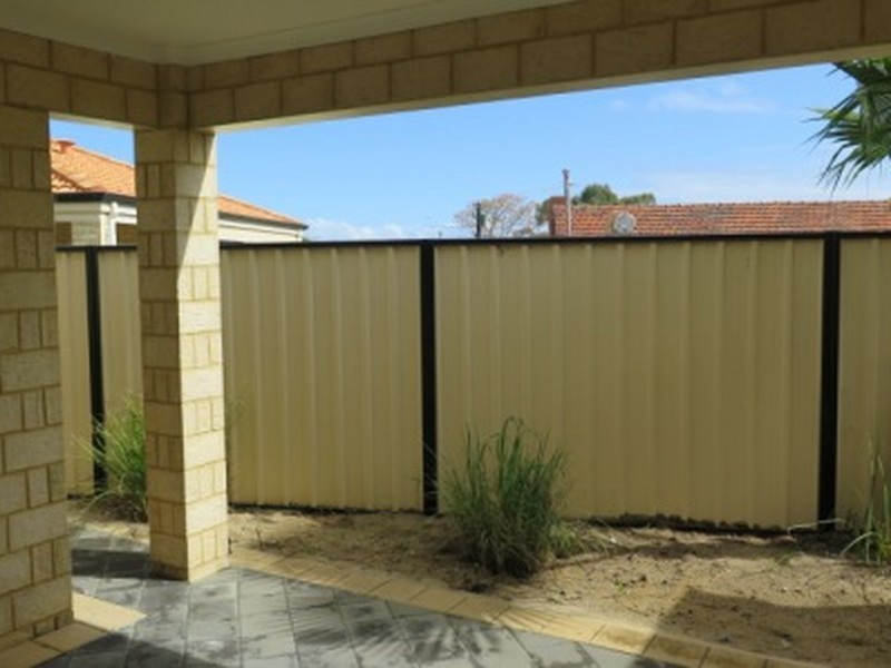 3B Findon Crescent, Westminster WA 6061