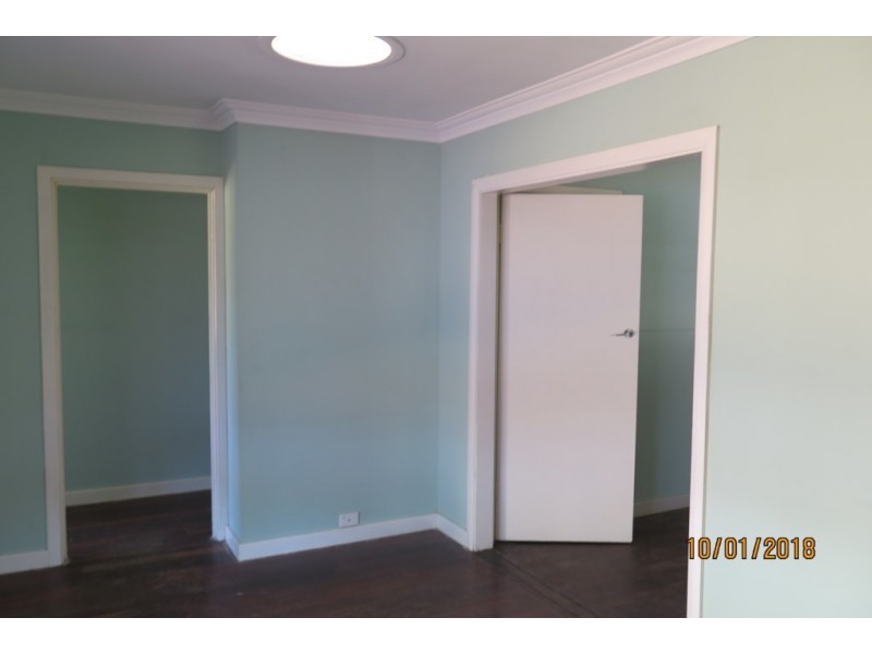 35 Girrawheen Avenue, Girrawheen WA 6064