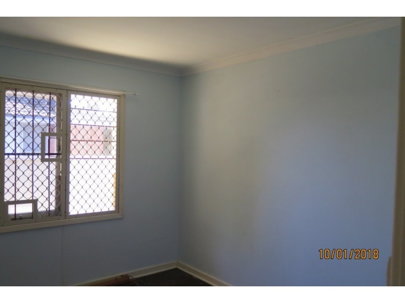 35 Girrawheen Avenue, Girrawheen WA 6064