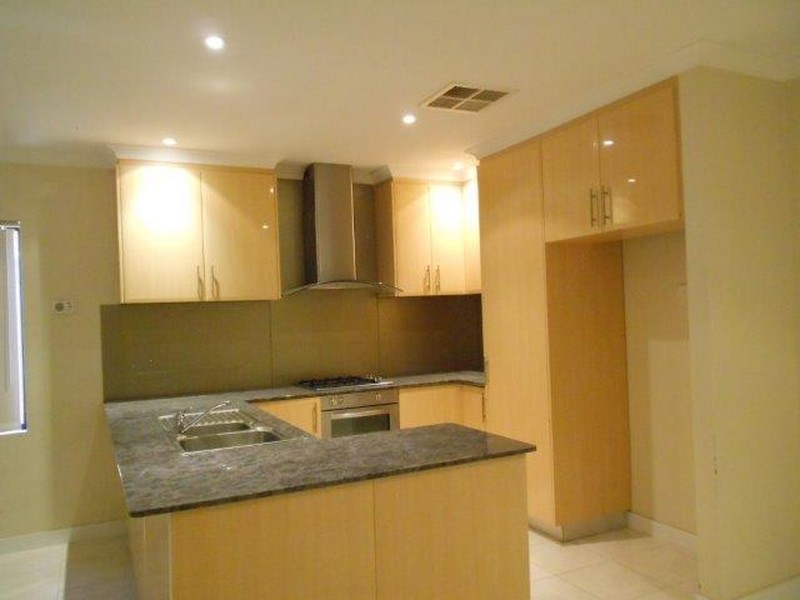 3b Findon Crescent, Westminster WA 6061