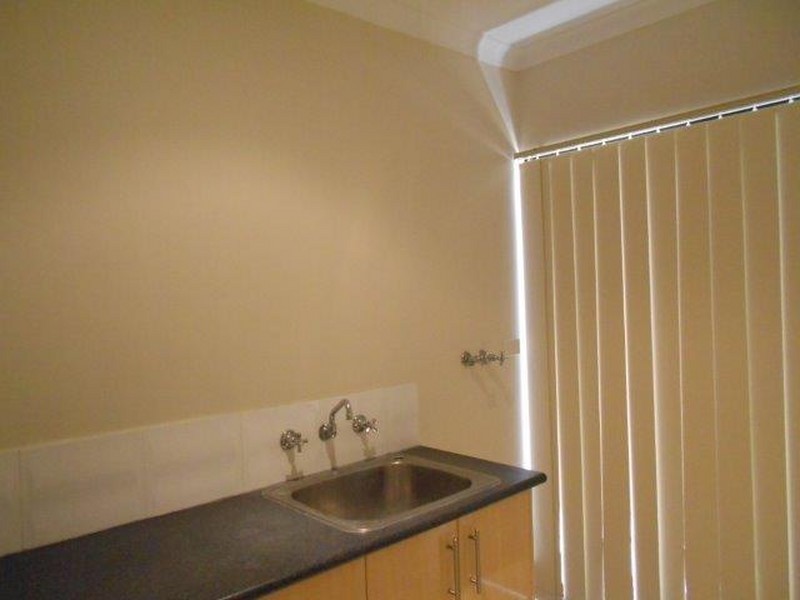 3b Findon Crescent, Westminster WA 6061