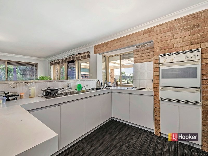 41 Augustus Way, Marangaroo WA 6064