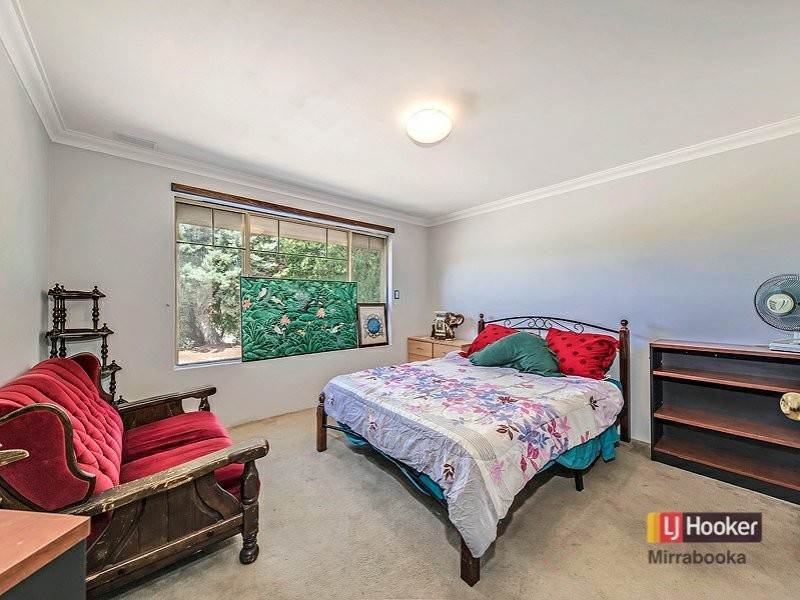 41 Augustus Way, Marangaroo WA 6064