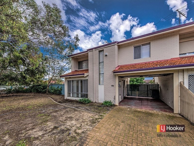 8 Hainsworth Ave, Girrawheen WA 6064