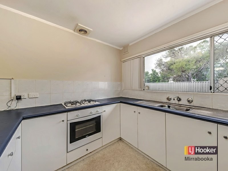 8 Hainsworth Ave, Girrawheen WA 6064