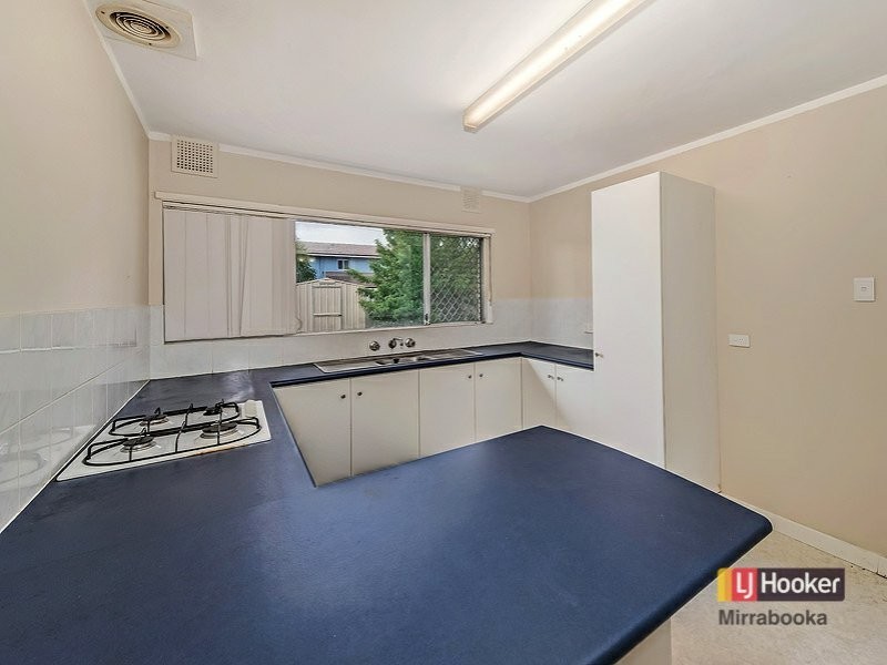 8 Hainsworth Ave, Girrawheen WA 6064