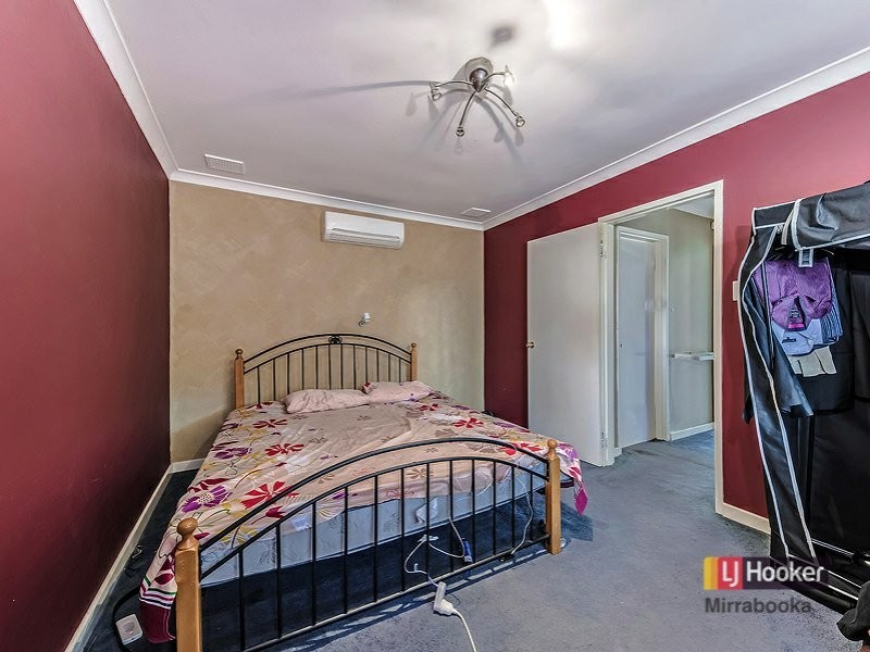 8 Hainsworth Ave, Girrawheen WA 6064