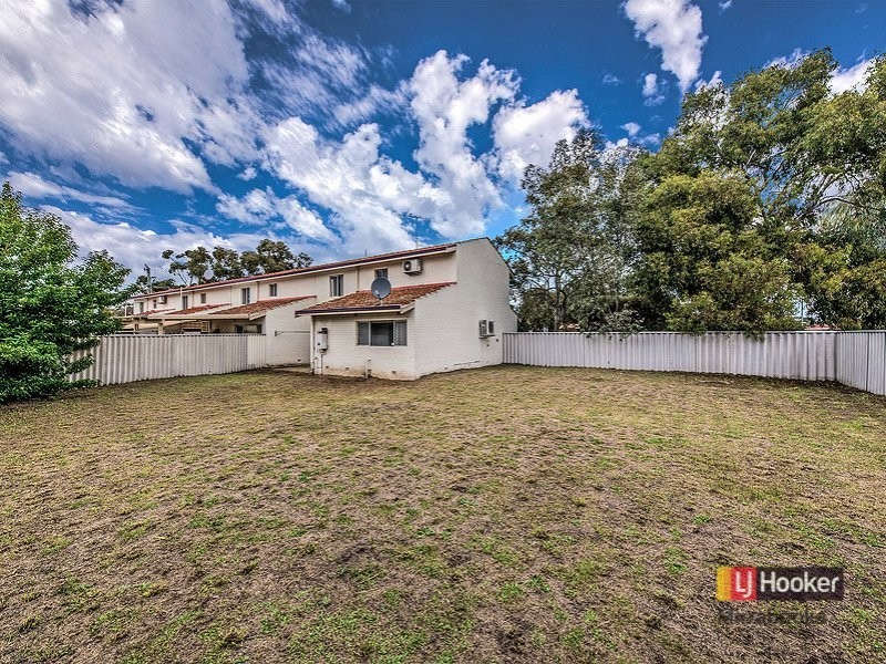 8 Hainsworth Ave, Girrawheen WA 6064