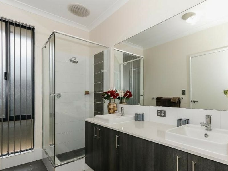 2 Limetta Grove, Landsdale WA 6065