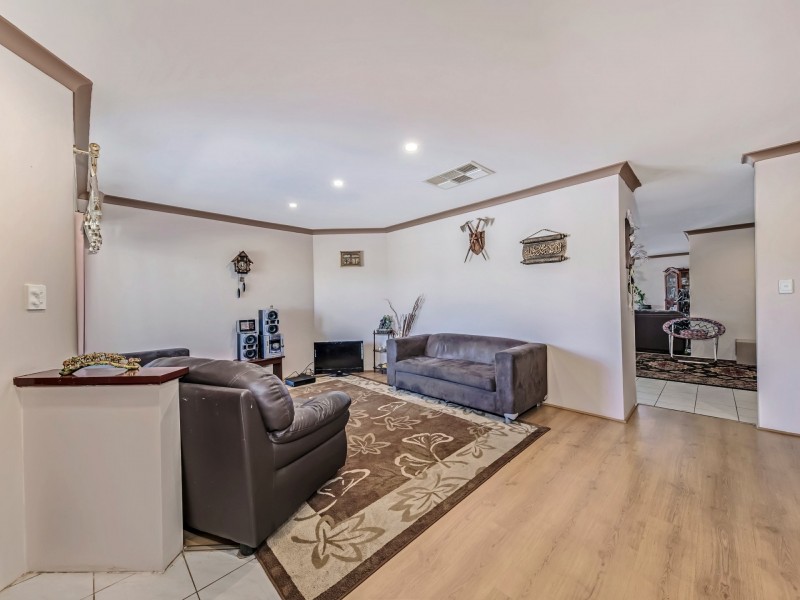 5 Etna Rise, Alexander Heights WA 6064