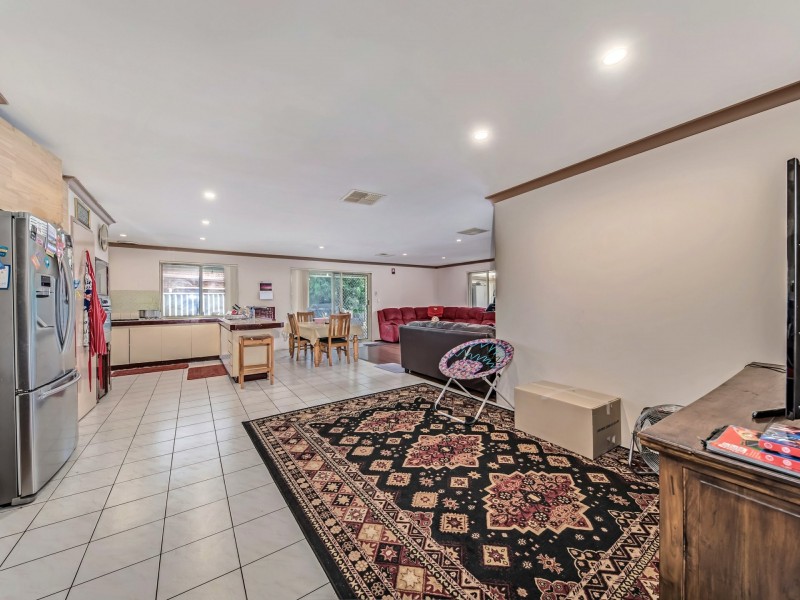 5 Etna Rise, Alexander Heights WA 6064