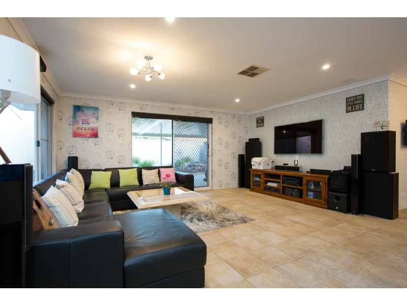 10 Benia Rise, Alexander Heights WA 6064