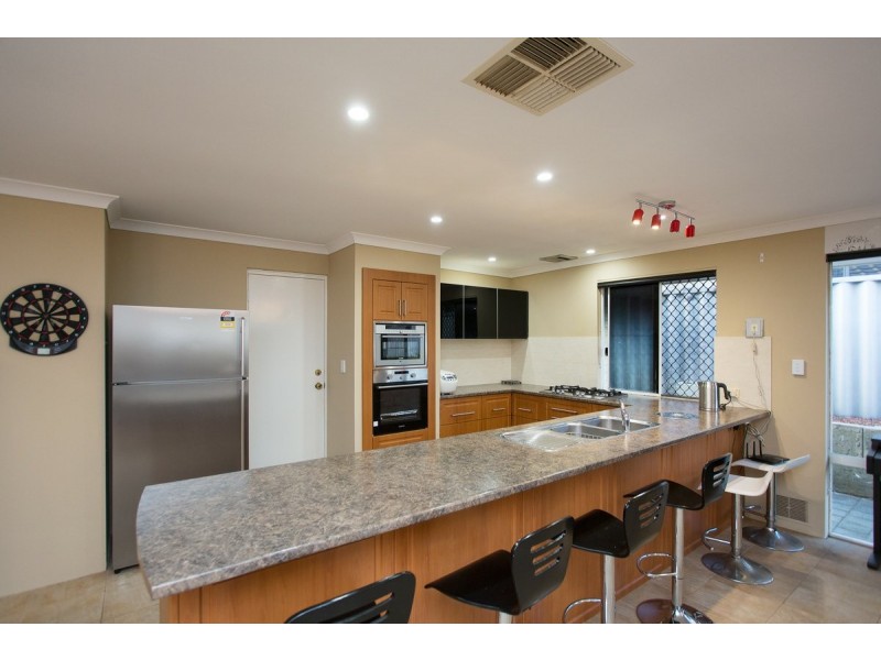 10 Benia Rise, Alexander Heights WA 6064