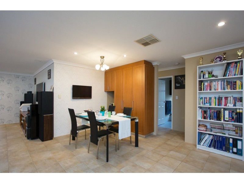 10 Benia Rise, Alexander Heights WA 6064