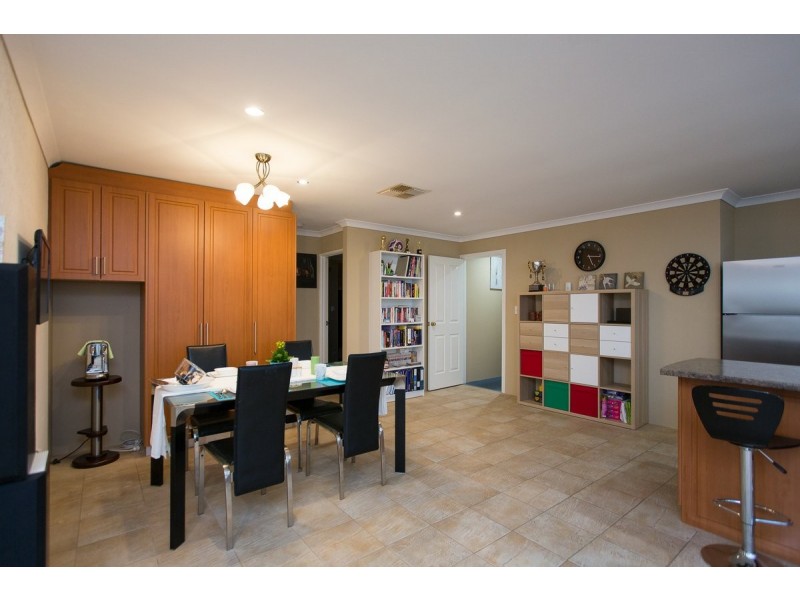 10 Benia Rise, Alexander Heights WA 6064