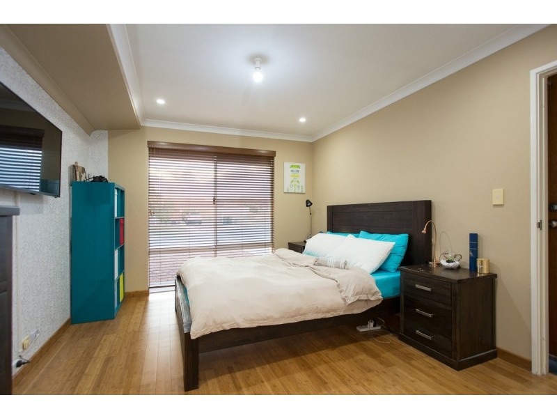 10 Benia Rise, Alexander Heights WA 6064
