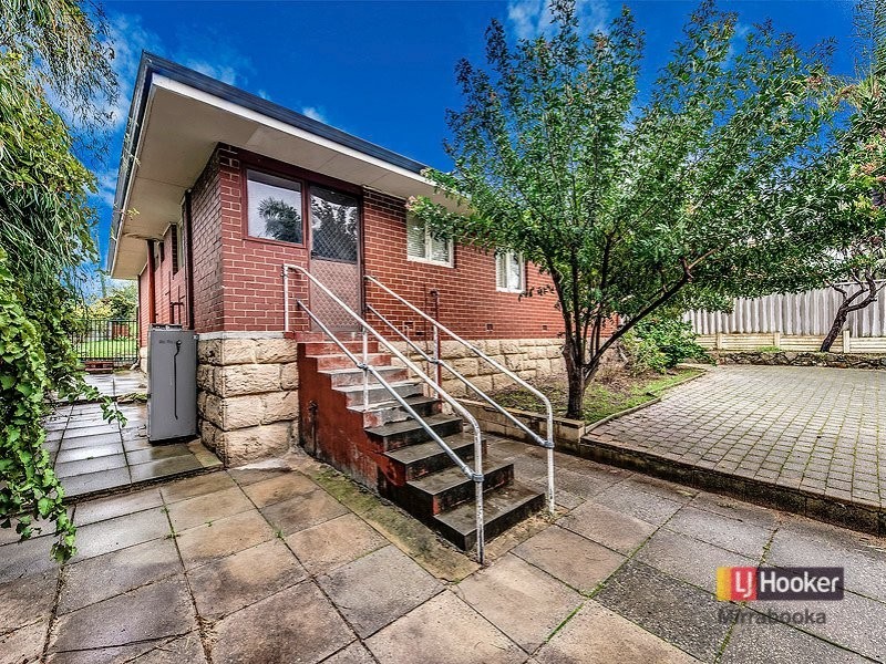 29 Roydon Way, Girrawheen WA 6064