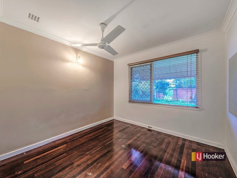 29 Roydon Way, Girrawheen WA 6064