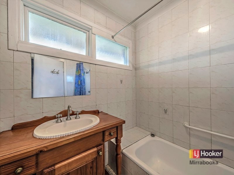 29 Roydon Way, Girrawheen WA 6064