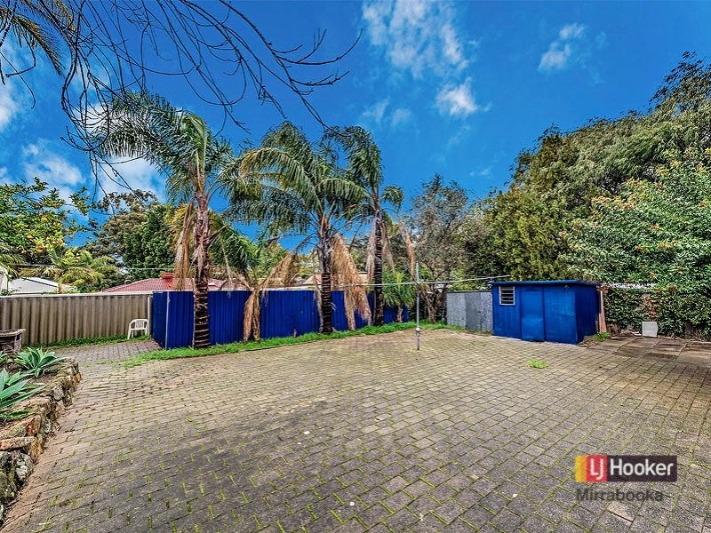 29 Roydon Way, Girrawheen WA 6064