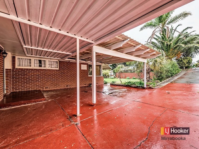 29 Roydon Way, Girrawheen WA 6064