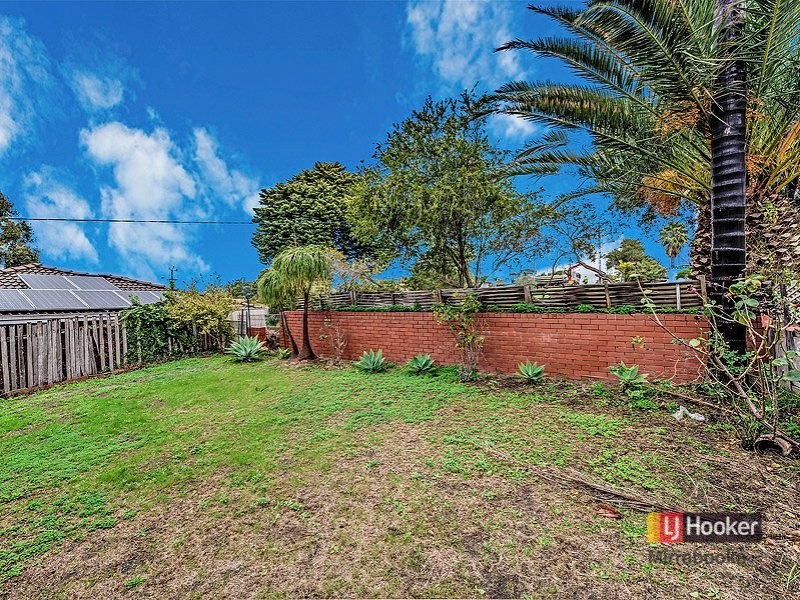 29 Roydon Way, Girrawheen WA 6064