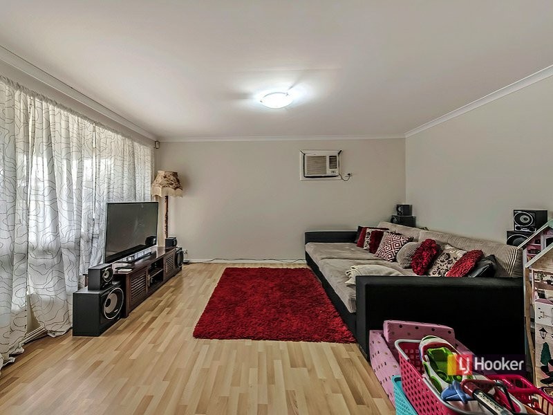 24 Claredon Crt, Alexander Heights WA 6064