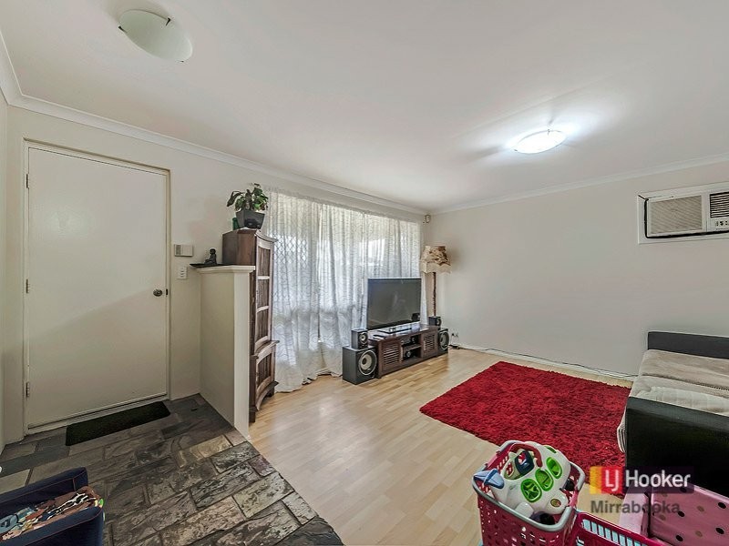 24 Claredon Crt, Alexander Heights WA 6064