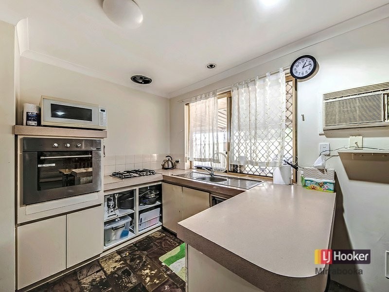 24 Claredon Crt, Alexander Heights WA 6064