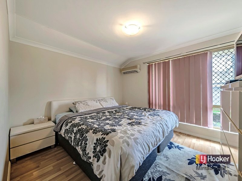 24 Claredon Crt, Alexander Heights WA 6064