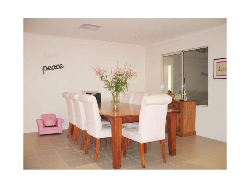 19 Firenze Loop, Landsdale WA 6065