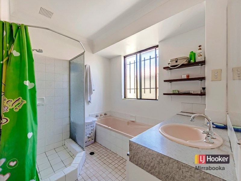 100 Apple Blossom Dr, Mirrabooka WA 6061