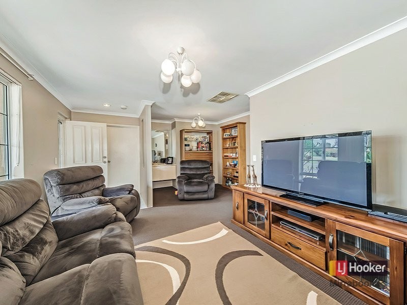 20 Hamelin Dr, Ballajura WA 6066