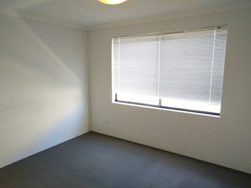 14 Hoypoy Gardens, Darch WA 6065