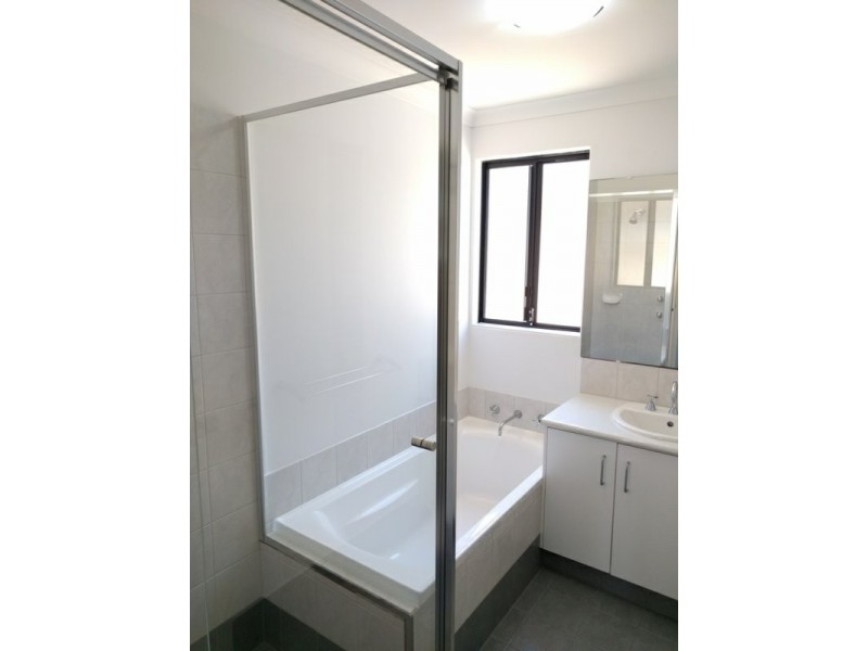 14 Hoypoy Gardens, Darch WA 6065