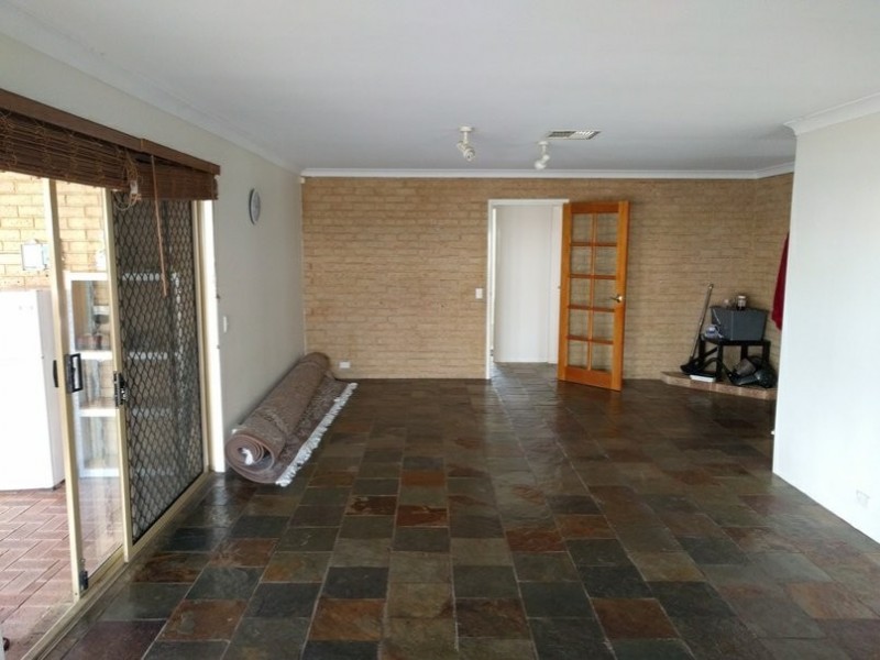 10 Chataway Road, Girrawheen WA 6064