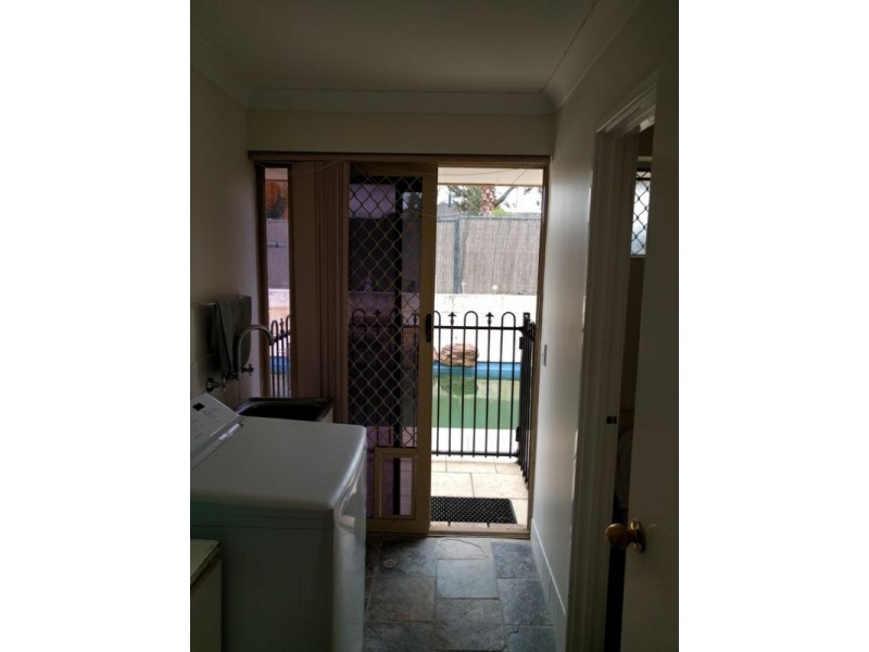 10 Chataway Road, Girrawheen WA 6064