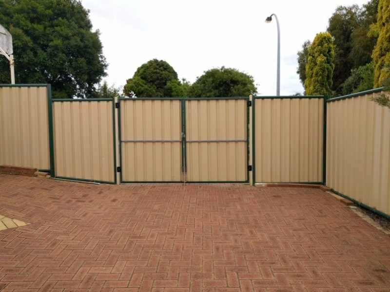 10 Chataway Road, Girrawheen WA 6064