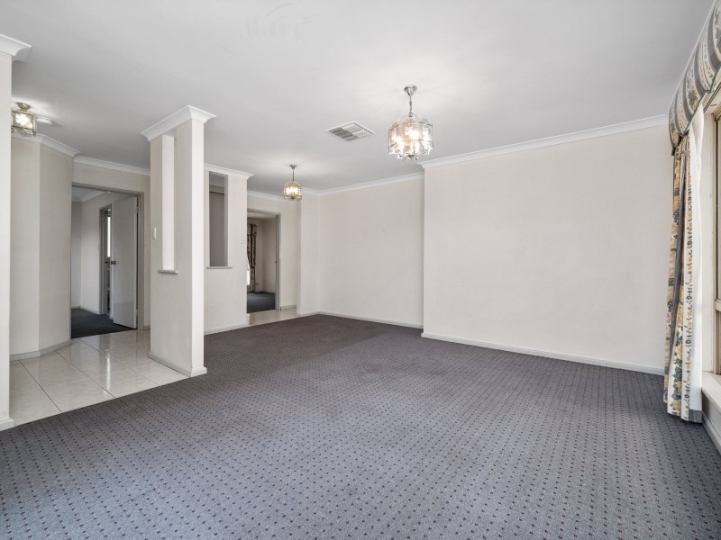 14 Aussat Dr, Eden Hill WA 6054
